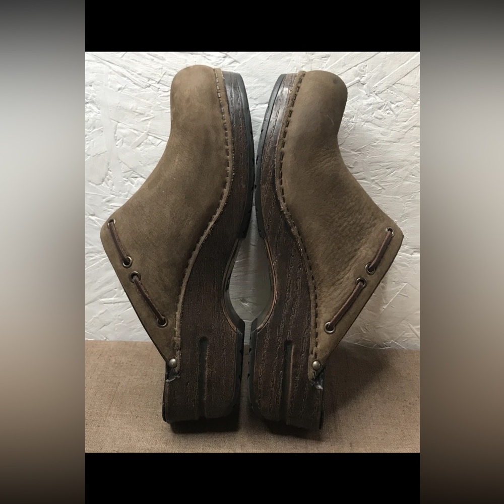 Dansko Shannon Women's Clogs Mules Brown Nubuck Leather Tassels Size 8.5-9 EU 39 - Picture 10 of 16